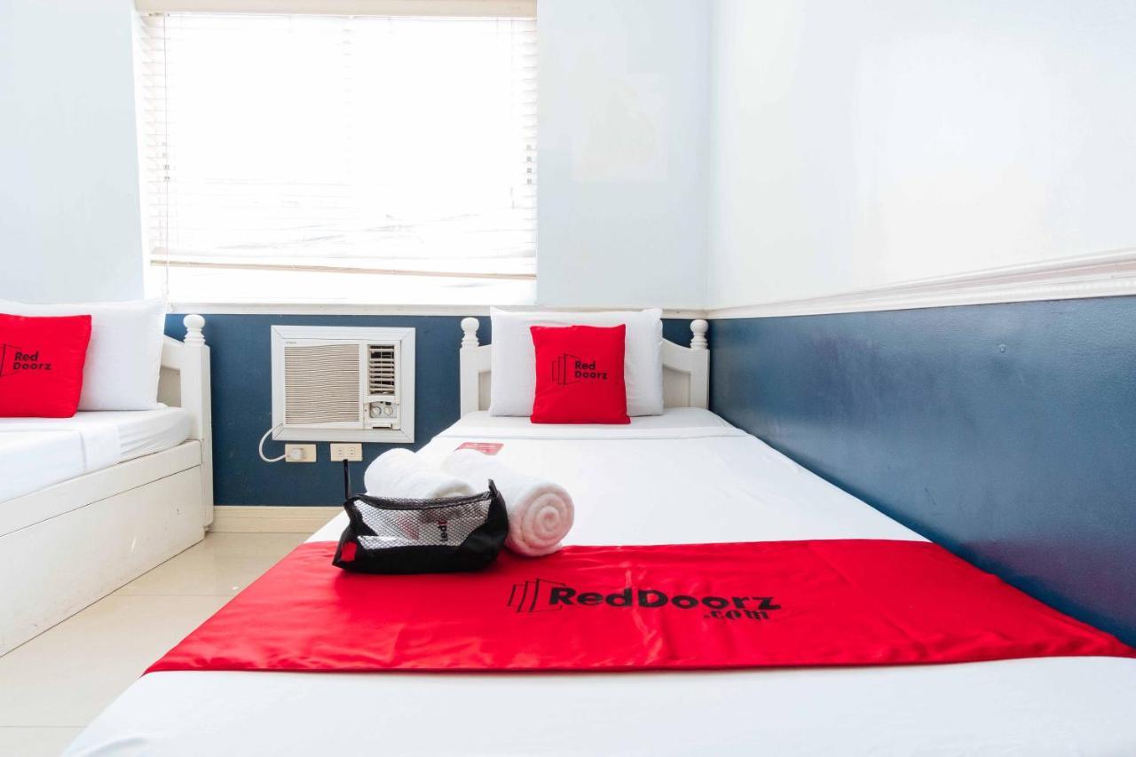 Hotel RedDoorz @ Bonifacio St Cebú Exterior foto